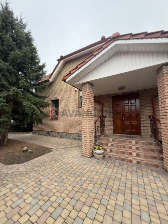 Продається двоповерховий будинок 160 м² .Правий. - фото 1