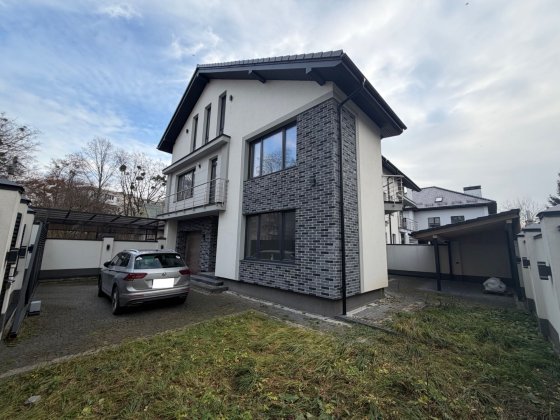 Продаж котеджу (дуплекс) 244 м2 2.6 сот вул. Каховська без ремонту Львов
