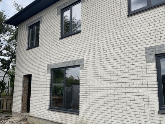 Кутовий таунхаус 60 м² з власною ділянкою