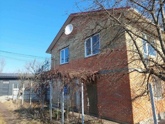 Продам 2-х поверховий будинок в р-ні Березина 3449