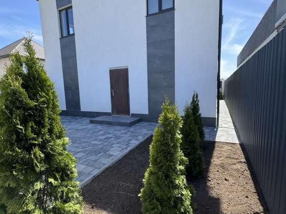 Продам отдельно стоящий дом в Червоном  Хуторе Одеса