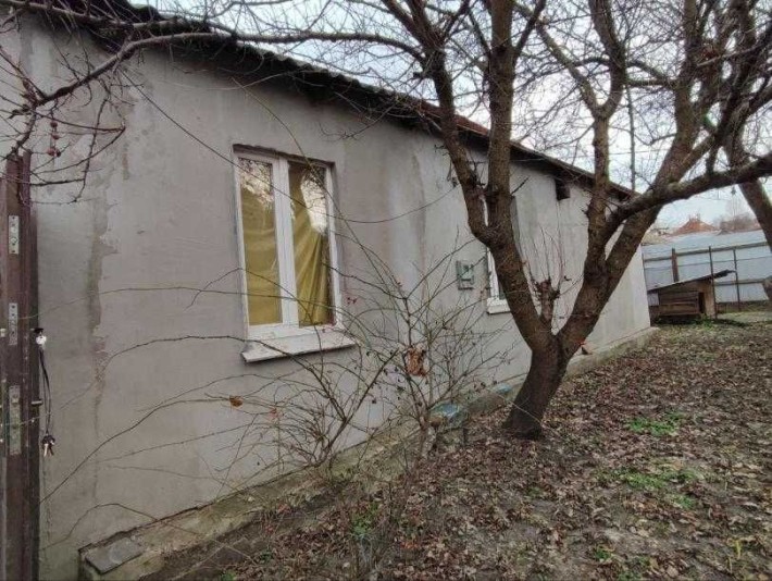 Продам великий будинок у житловому стані. - фото 1