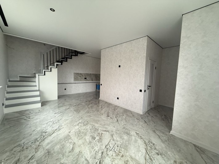 Продам таунхаус з ремонтом - фото 1