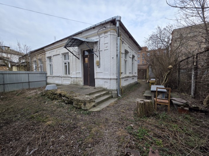 Терміново продам частину будинку в центрі міста. - фото 1