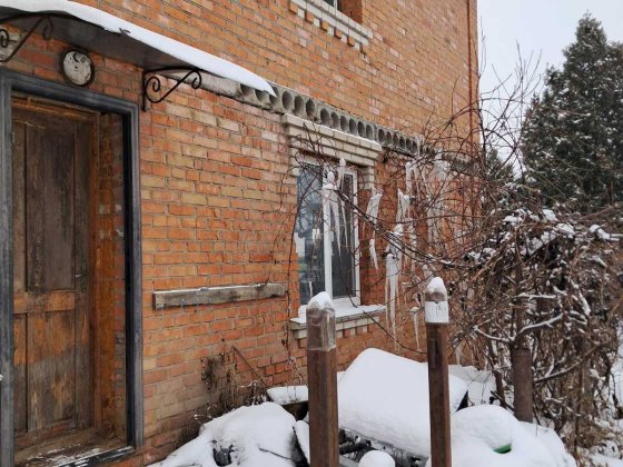 Продам частину будинку на П'ятничанах 0962