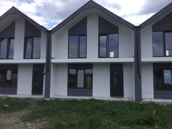 (3) Продам таунхаус по Барському шосе 9006