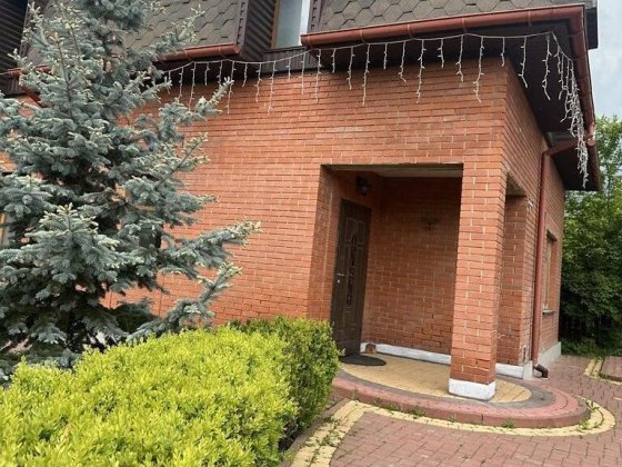 Будинок з ремонтом та великою ділянкою, Слов'янка