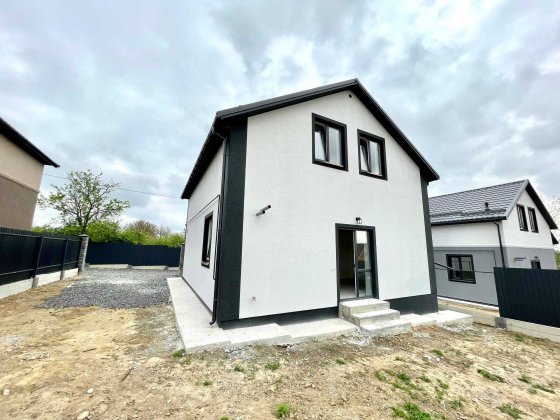 Продаж. Будинок, 4 кімнати, 108 м2. Чистовий. Зарванці