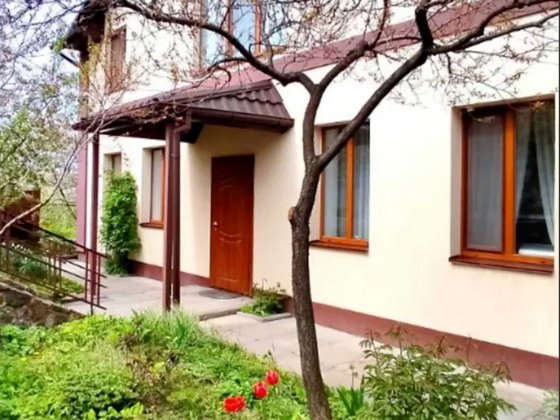 Продаж просторого 2-поверхового будинку на Старому місті
