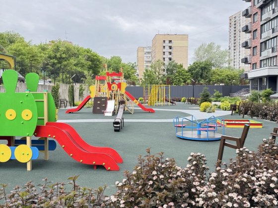 Продам 3 к. квартиру, вул Кустанайська, 13, ЖК West House, метро Деміївська Київ