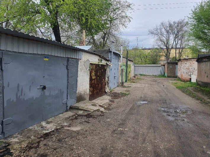 Гараж в центрі Покрову (біля міськвиконкому) - фото 1