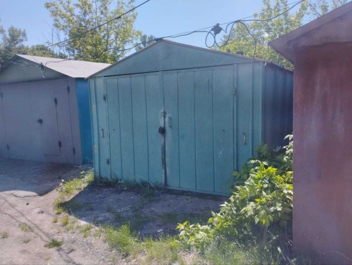 Гараж в районі Астра, АК 41 - фото 1