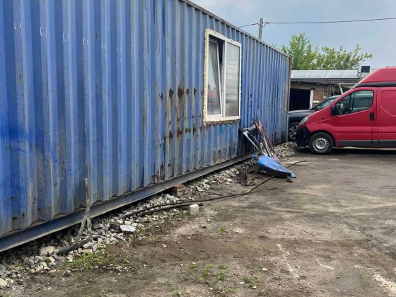 Продається контейнер для побутових потреб Угринов