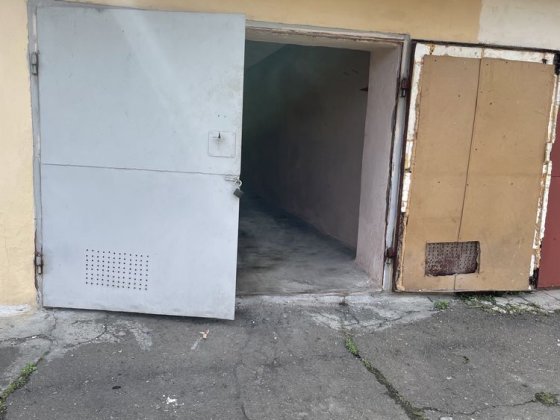 Здам гараж цегляний в кооп  1  вул Кармелюка р - н цег заводу 3 Чернівці
