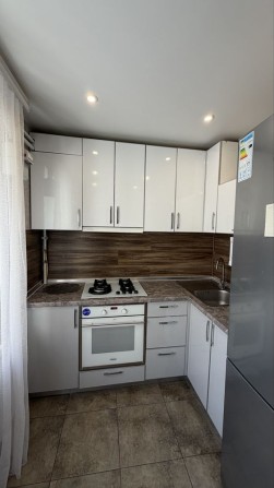 Сдам уютную однокомнатную квартиру возле 10 школы - фото 1