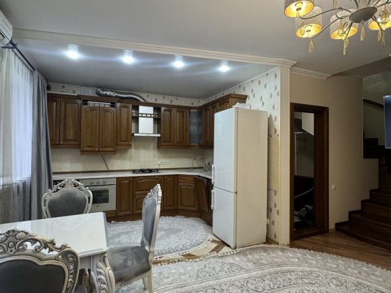 Здається дворівнева квартира в Старому місті Кам'янець-Подільський