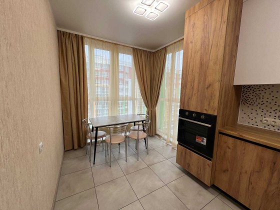 Світла, затишна квартира з ремонтом 40 м.кв., Добре місто-2. Чабаны