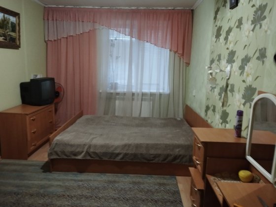 1-2 людям Комната подключ в гуртожитку м.Дарница (стальского 28)звоніт