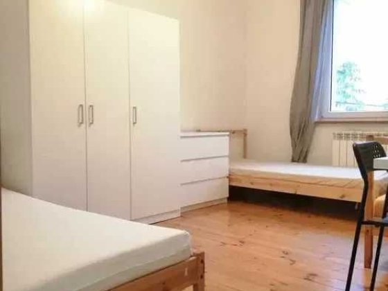 Місце в кімнаті метро Лівобережна! 1500 грн на місяць!  Низькі ціни