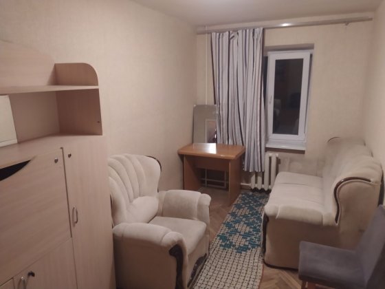 Оренда Кімнати в 3К Квартирі, Без власників, Метро,