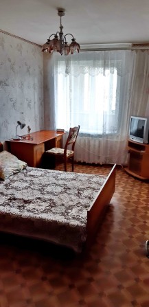 Здам дівчині, кімнату 12м2 в 2-х кімнатній квартирі.  Комунальні порівно. - фото 1