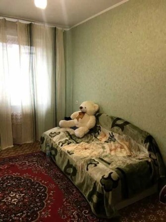 Здається кімната без хозяїв для дівчини чи хлопця з ремонтом - фото 1
