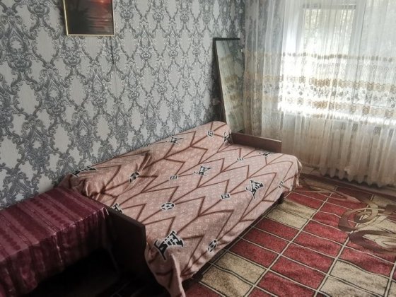 Окрема кімната без власників біля ринку Урожай