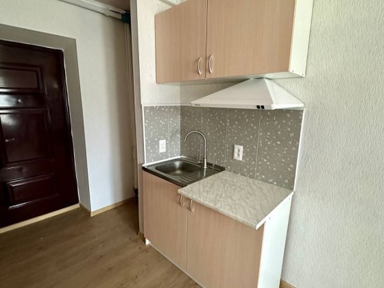 Оренда кімнати в гуртожитку зі своєю кухнею і санвузлом
