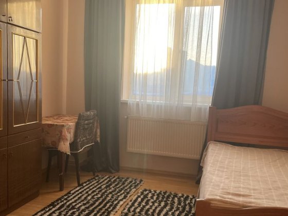Здається кімната  по вул . Пирогова Зупинка гром . транспорту Зодчих
