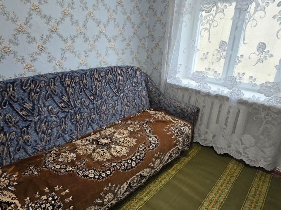 Дві кімнати в гуртожитку на Київській