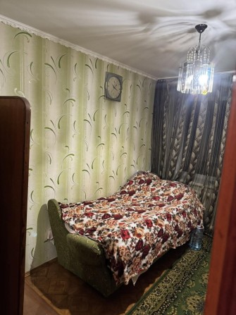 (3) Здам 1-ну кімнату в 3-кімнатній квартирі  на Вишеньці пр-т Космонавтів 4698 - фото 1