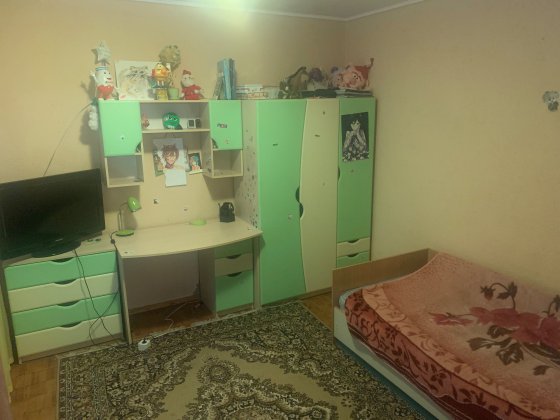 Пропонується в оренду кімната на початку Троєщини