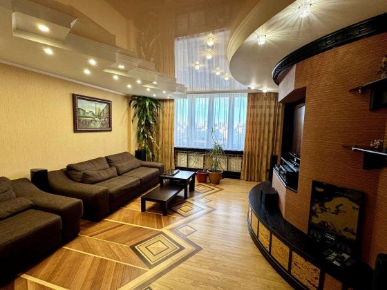 Продаж 3-к квартири вул. Срібнокільська 22 Киев