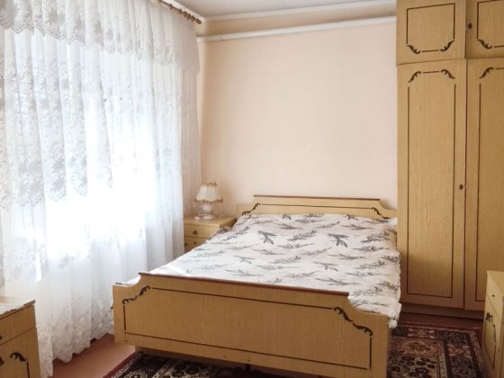 Оренда окремої кімнати в приватному будинку для жінки
