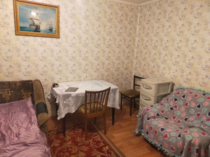 Здається кімната для дівчини біля метро Осокорки і м. Славутич - фото 1