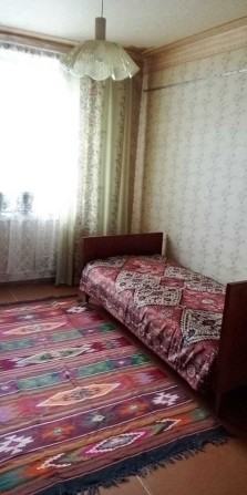 Здам кiмнату в 3 кiмнатнiй квартирi м. Спортивна 5 хвилин - фото 1