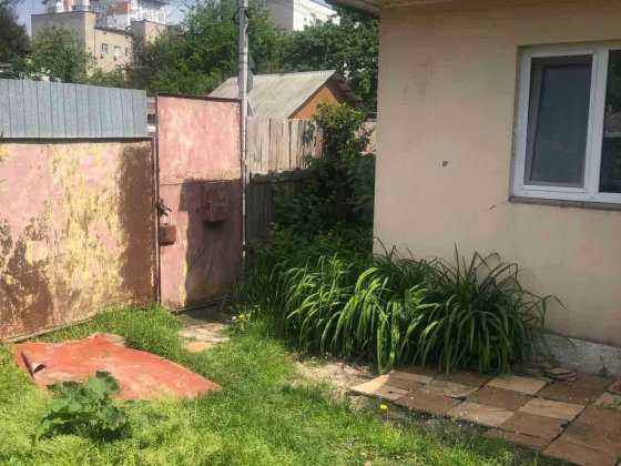 Здаэться будинок в центрі Вишгорода Вышгород