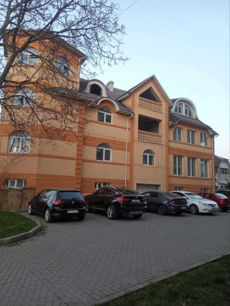 Продам або здам в оренду будинок в центрі міста 650 кв м - фото 1