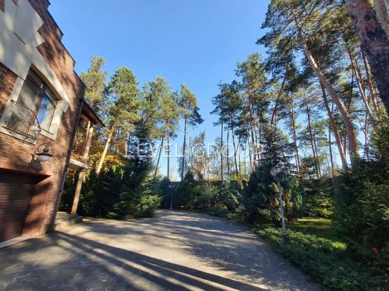 Будинок в закритому комплексі, басейн, ліс Козин