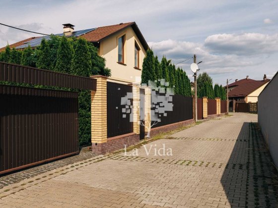 Будинок з власним пляжем Осокорки , Святище Гнідин