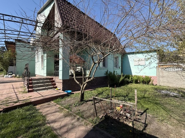 Оренда будинку в Бучі | Просторий будинок 140 м² з ділянкою та зоною відпочинку - фото 1