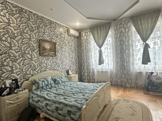 Здається в оренду 4 кімн. Будинок