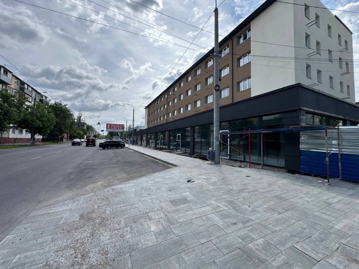 вул Богдана Хмельницького Червона лінія з окремим входом. - фото 1