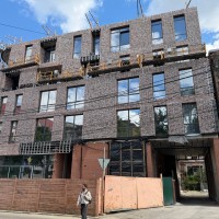 Нова будівля в центрі міста, Старокозацька 20, на перехресті. Унікальний проект, від іменитих дизайн Днепр