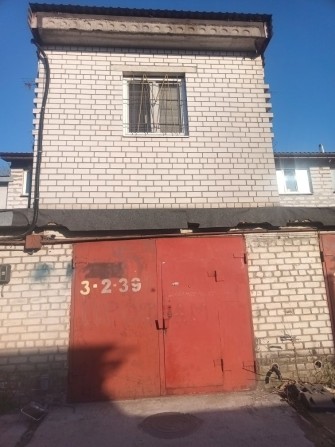 Продаж, гараж 3 рівні 9м на 5 мет висота 2500мм2750мм  капітальний , ,ГК.ВОЕНАВТО вул ПУХІВСЬКА 2. - фото 1