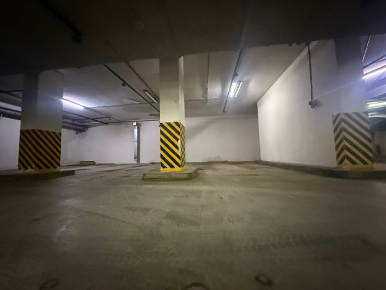 Продаж машиномісця у підземному паркінгу вул. Княжий Затон 21 Киев
