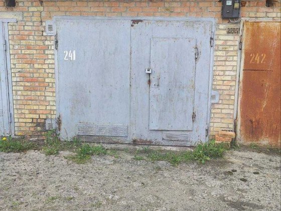 Продам цегляний гараж 18м2 з оглядовою ямою в ГК Вимпел, вул.Сирецька 39 Киев