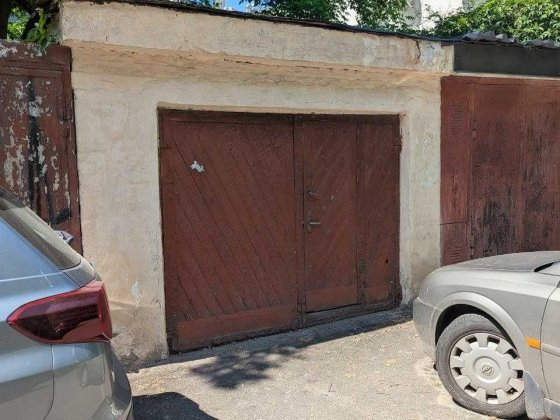 гараж капітальний з документами без % з оглядовою ямою та електрикою