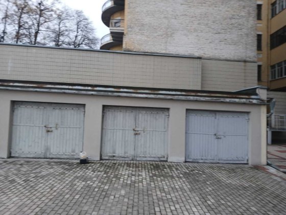 Продаж капітального гаражу на одне авто, склад, вул. Десятинна, 10 Киев