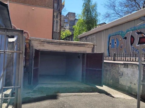 Гараж приватизований в центрі (Саксаганского 115) Київ